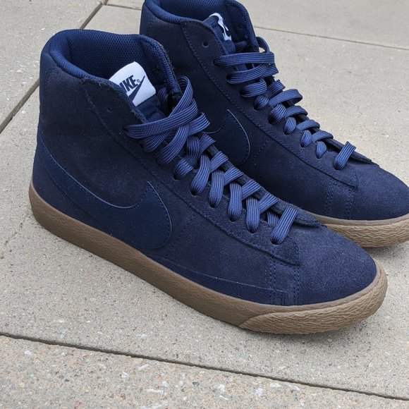 Nike Shoes - Picture 2 of 3